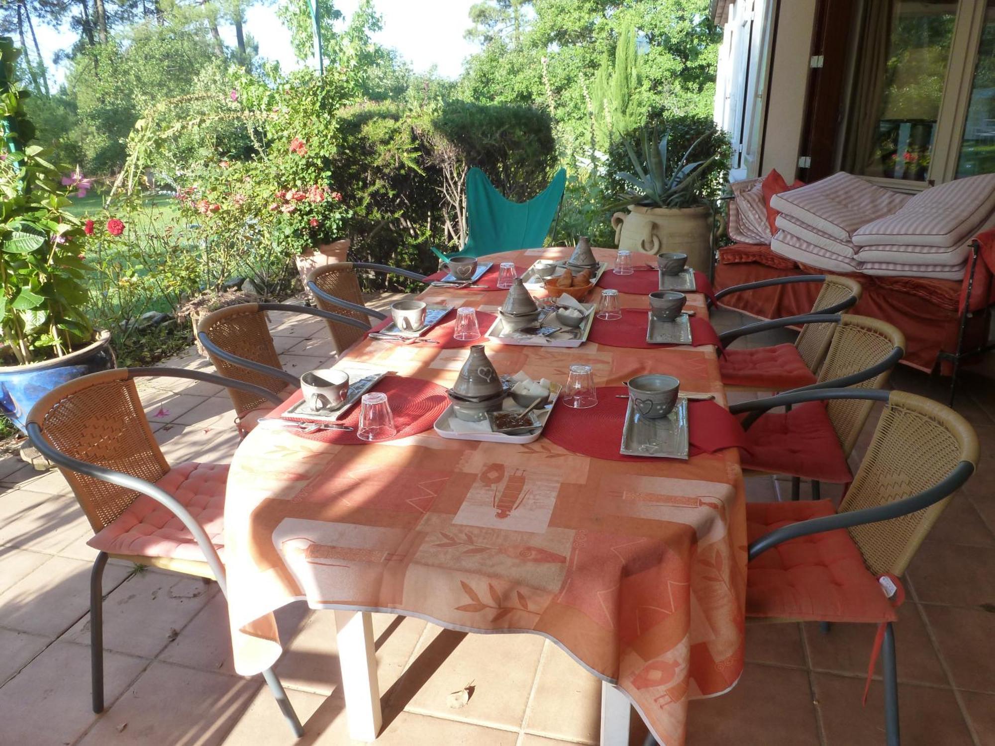 Domaine Du Planas Ailhon Ardeche Bed & Breakfast Room photo